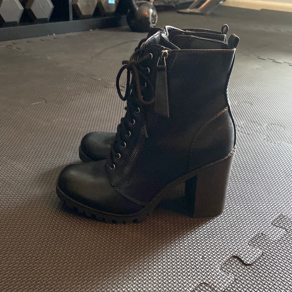 Wedge boots